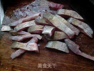 香辣鱼的做法步骤：2
