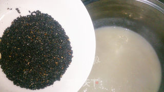 27的烘焙日记——黑芝麻牛奶冻的做法步骤：6
