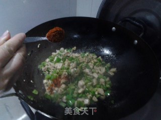 孜然鸡脯炒青椒的做法步骤：9