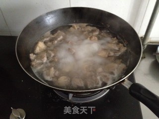 番茄牛腩的做法步骤：2