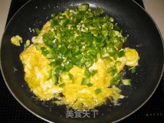 尖椒鸡蛋炒饭的做法步骤：6