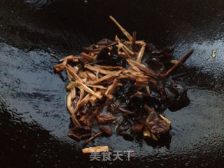 茭白菇香烧肉丸的做法步骤：1