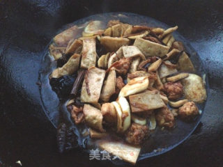 茭白菇香烧肉丸的做法步骤：6