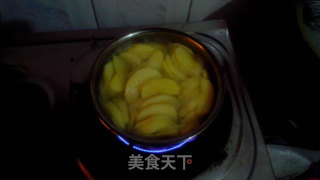 感受味蕾的跳动——金黄苹果酱的做法步骤：2