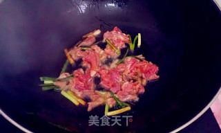 榨菜银丝卷的做法步骤：4