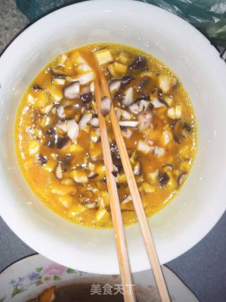 香菇炒鸡蛋的做法步骤：3
