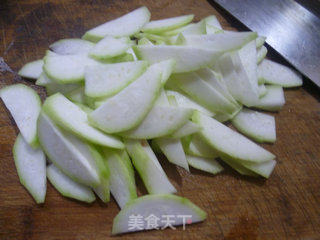 火腿肠油豆腐炒夜开花的做法步骤：3