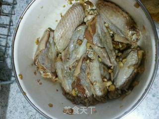 蒜香鸡翅的做法步骤：2