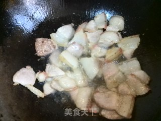 青椒莲白回锅肉的做法步骤：6