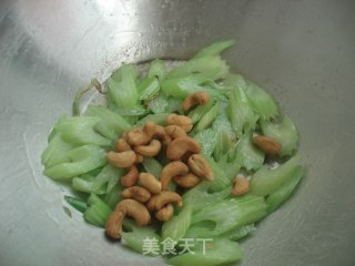 腰果西芹的做法步骤：5
