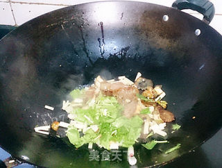 27的烹饪日记——剩菜剩饭的又一次华丽转身“腊肠大头菜燕麦炒饭”的做法步骤：5