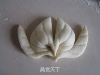 双桃夹馒头的做法步骤：8