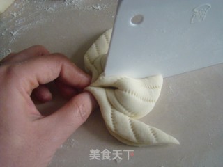 双桃夹馒头的做法步骤：7