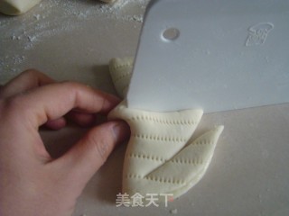 双桃夹馒头的做法步骤：6
