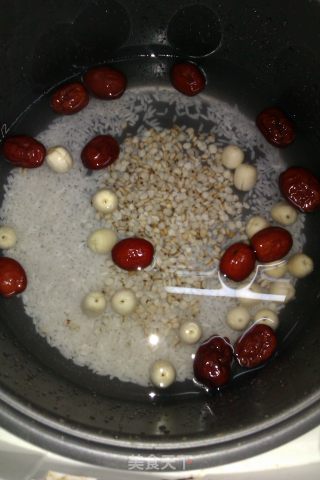 红枣薏米莲子粥的做法步骤：5