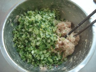 芹菜猪肉馅饼的做法步骤：4