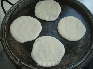 芹菜猪肉馅饼的做法步骤：7