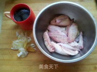 可乐鸡翅的做法步骤：1
