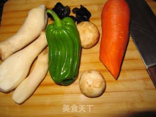 杂蘑肉丸汤的做法步骤：1