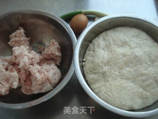 鲜肉千层饼的做法步骤：1