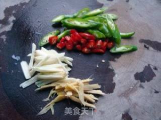 黑木耳炒鱿须的做法步骤：3