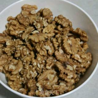 黑芝麻红枣核桃阿胶糕的做法步骤：2