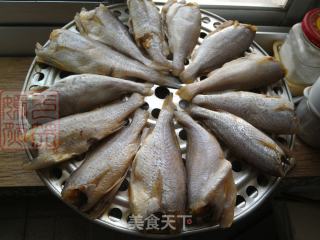 香煎黄花鱼的做法步骤：2