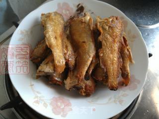香煎黄花鱼的做法步骤：8