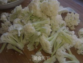番茄酱培根炒花椰菜的做法步骤：2