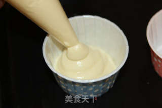 奶油纸杯蛋糕——Cup Cake好吃到让人垂涎欲滴的做法步骤：11