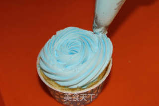 奶油纸杯蛋糕——Cup Cake好吃到让人垂涎欲滴的做法步骤：15