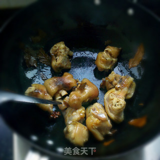 香辣猪蹄的做法步骤：2