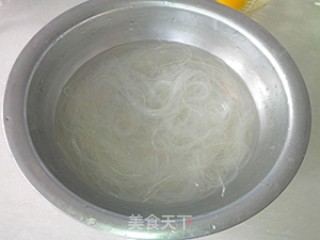 韭菜粉丝饼的做法步骤：2
