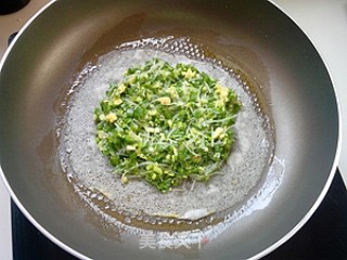韭菜粉丝饼的做法步骤：11