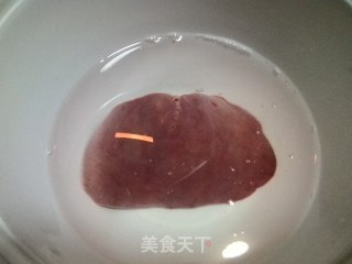 泡椒猪肝的做法步骤：1