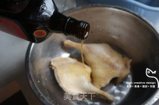 酥香“炸”鸭腿的做法步骤：1