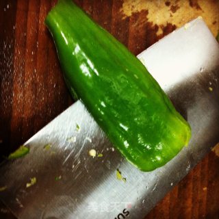 青椒肉丝面的做法步骤：1