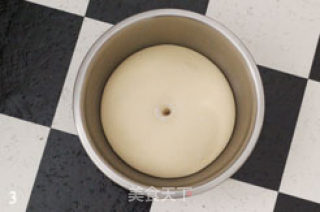 热狗花形面包的做法步骤：3