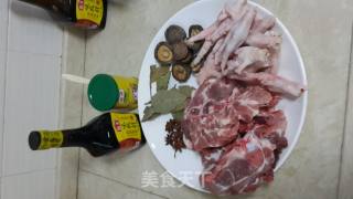 卤水拼盘猪的做法步骤：1