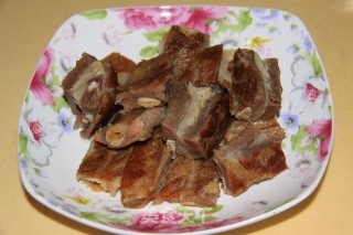 丽江腊排骨火锅的做法步骤：3