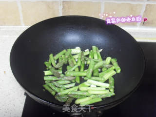芦笋炒虾仁的做法步骤：4