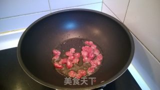 炝炒手撕包菜腊肠的做法步骤：2