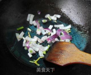 青椒炒鱿鱼的做法步骤：6
