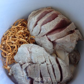 虫草花炖瘦肉的做法步骤：3