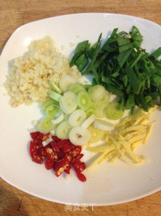 腊肠炒茄子的做法步骤：2