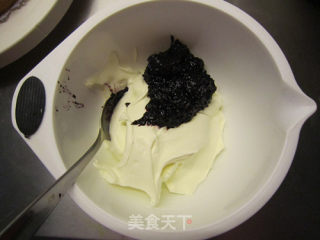 练习裱花制作--开满鲜奶花的蛋糕的做法步骤：4