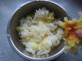 节后养身佳品--木瓜银耳枸杞莲子羹的做法步骤：2