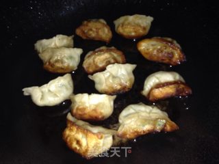 生煎饺子的做法步骤：3
