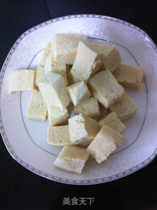 东北家常菜—脊骨酸菜炖冻豆腐的做法步骤：3