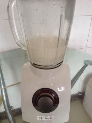 桂圆豆浆的做法步骤：3